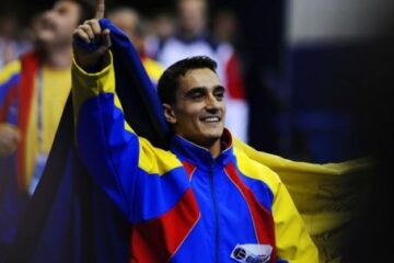 Gimnastul Marian Drăgulescu a fost surclasat de baschetbalistul grec Vassilis Spanoulis. Foto: MEDIAFAX