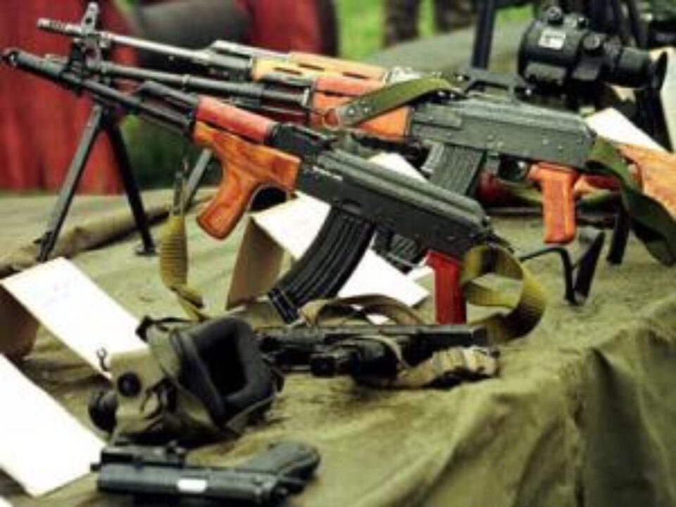 O parte din armele dispărute de la Ciorogârla au fost găsite. Foto: MEDIAFAX