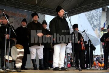 În centrul Sucevei: Colinde, urături și obiceiuri vechi, „După datina străbună”