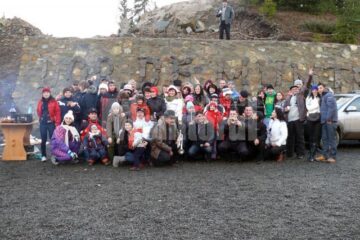 Grupul de turiști care au petrecut Crăciunul la pensiunea „Dor de munte”