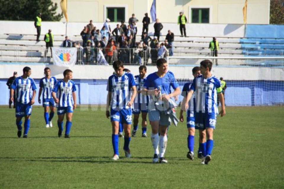 Fotbaliștii de la Cetatea își petrec vacanța cu buzunarele goale