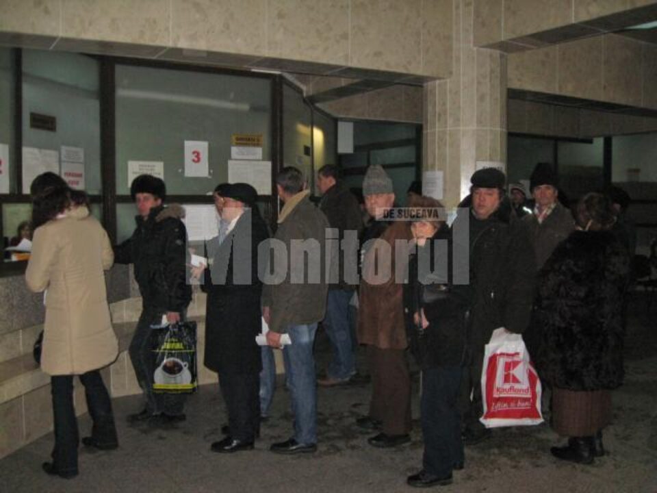 Cozile la plata taxelor și impozitelor locale, desființate de criză
