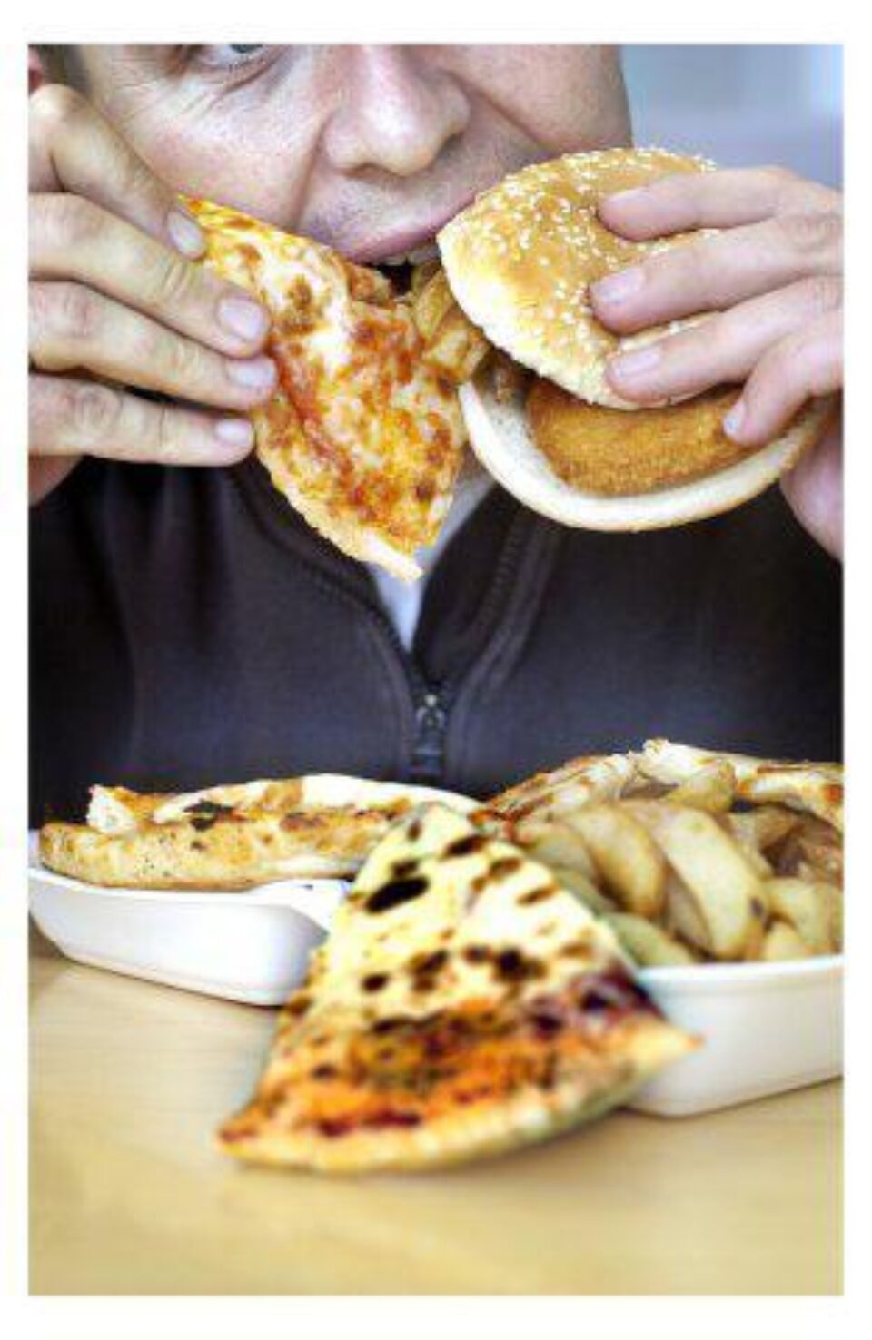 Similară taxei de viciu, noua taxă va reprezenta un procent din vânzarea produselor fast food. Foto: TOPFOTO Similară taxei de viciu, noua taxă va reprezenta un procent din vânzarea produselor fast food. Foto: TOPFOTO