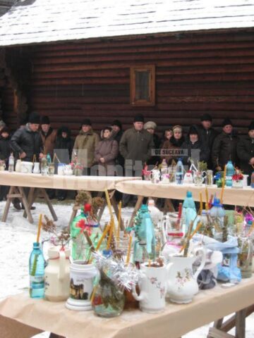 În ciuda lapoviței: Număr mare de credincioși la bisericile sucevene, de Bobotează