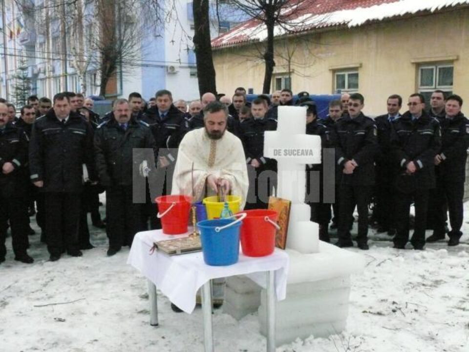 Sărbătoare: Slujba de Bobotează, și în curtea Jandarmeriei
