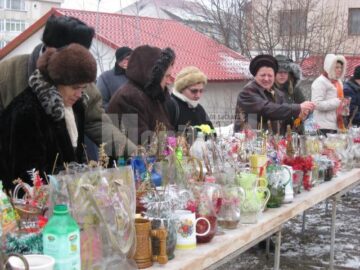 În ciuda lapoviței: Număr mare de credincioși la bisericile sucevene, de Bobotează