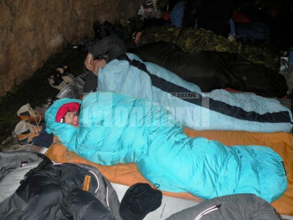 Revelion extrem: Au petrecut trecerea dintre ani în mina Rarăului