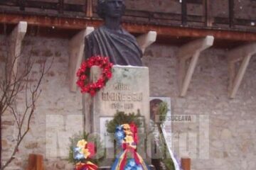 Bustul lui Mihai Eminescu la Putna