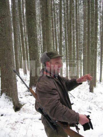 Vasile Mehedeniuc, cel tânăr, după ce a dat de urma lupilor