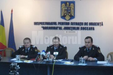 Colonelul Dan Hoffman (stânga), col. Ion Bului (centru) și maior Costică Ghiață (dreapta)