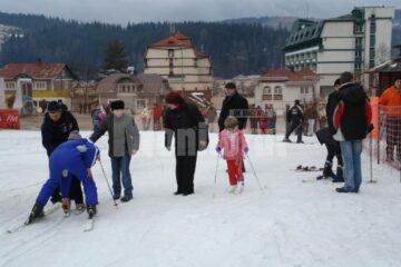 Serbările Zăpezii se țin pe parcursul a patru weekenduri, până pe 14 februarie