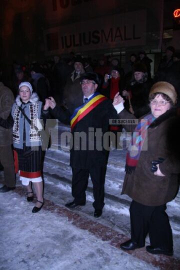 Ion Lungu s-a prins în Hora Unirii alături de suceveni