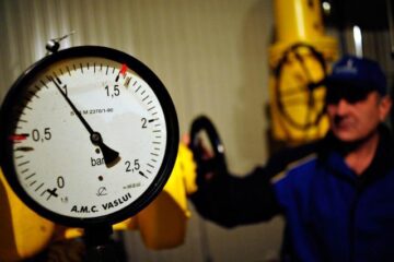 Declararea situației de urgență presupune ca populația să fie alimentată cu prioritate cu gaze, energie termică și apă caldă. Foto: MEDIAFAX