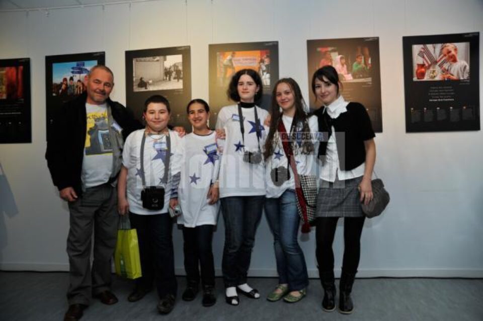 Artă: Expoziție internațională de fotografie în holul CJ Suceava