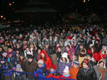 Spectatori la Serbările Zăpezii