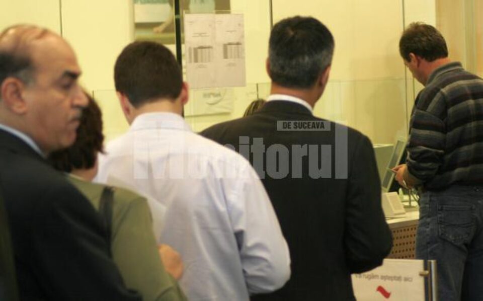 Sucevenii își plătesc din ce în ce mai greu ratele la credite Foto: MEDIAFAX