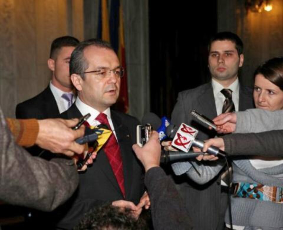 Boc: Toți cei care vor mai schimba regulile de atribuire a contractelor finanțate din bani europeni vor fi demiși și sancționați Foto: CAPP Boc: Toți cei care vor mai schimba regulile de atribuire a contractelor finanțate din bani europeni vor fi demiși și sancționați Foto: CAPP