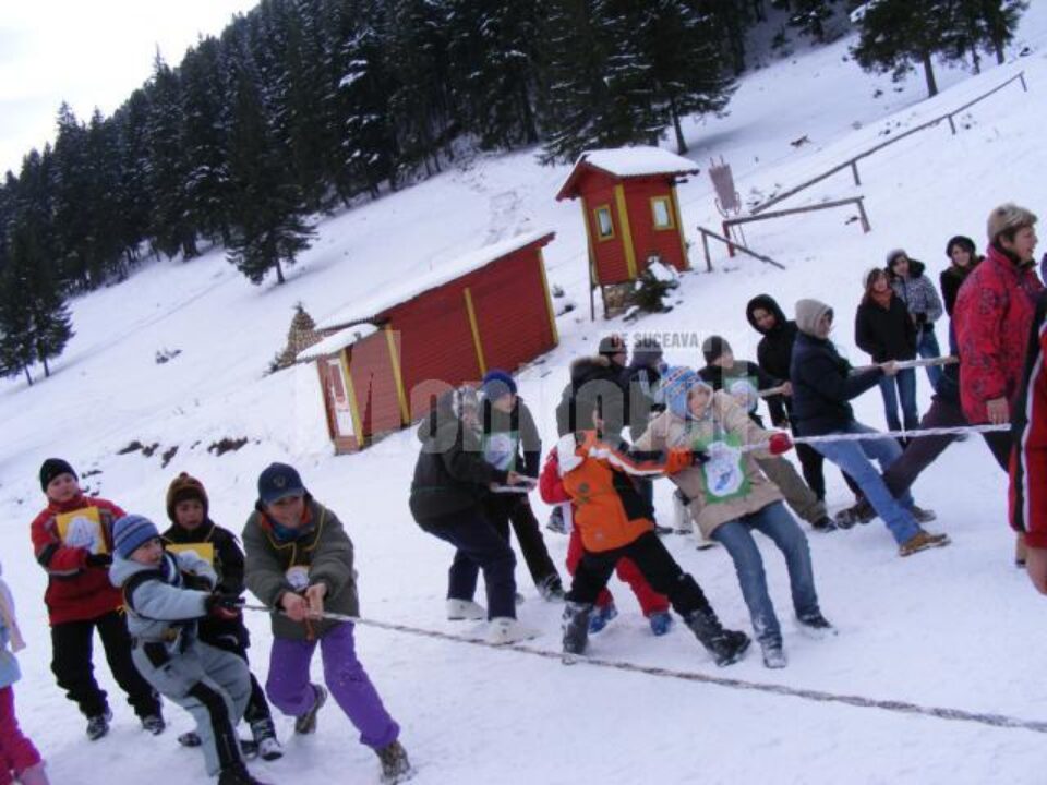 Programul Național Extrașcolar de Vacanță SERBĂRILE ZĂPEZII” 2010, la Câmpulung Moldovenesc Programul Național Extrașcolar de Vacanță SERBĂRILE ZĂPEZII” 2010, la Câmpulung Moldovenesc
