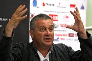 Dinescu: Această lege te obligă la o găinărie pe care eu nu am practicat-o Foto: MEDIAFAX