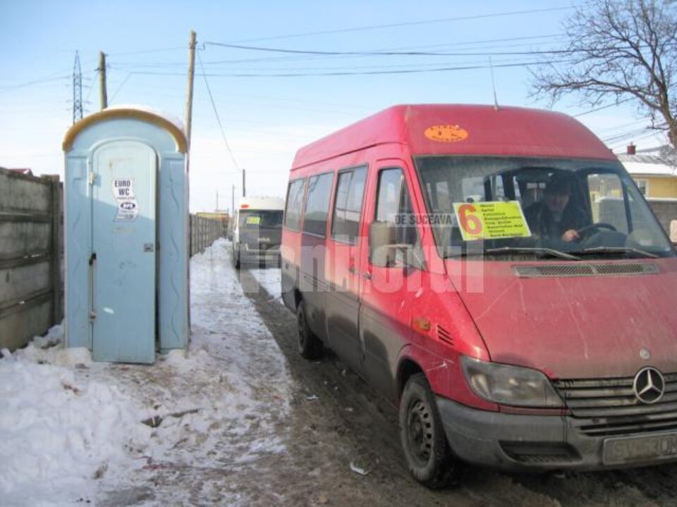 Toalete ecologice sunt puse și la dispoziția taximetriștilor și șoferilor de maxi-taxi Toalete ecologice sunt puse și la dispoziția taximetriștilor și șoferilor de maxi-taxi