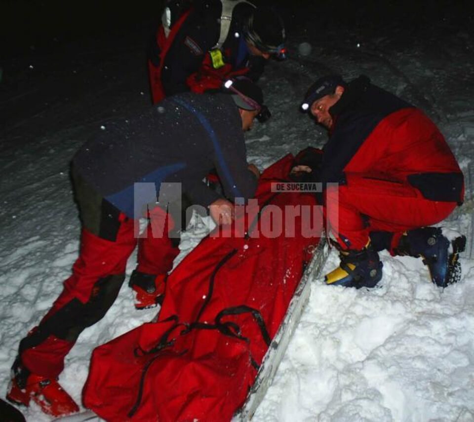 Zeci de turiști au avut nevoie de ajutorul salvamontiștilor după ce au suferit accidente pe pârtii Zeci de turiști au avut nevoie de ajutorul salvamontiștilor după ce au suferit accidente pe pârtii