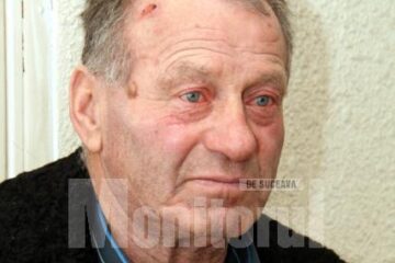 Mihai Pînzari din Siret, care locuiește la câteva case distanță de sediul poliției, a reclamat că a fost jefuit în propria casă