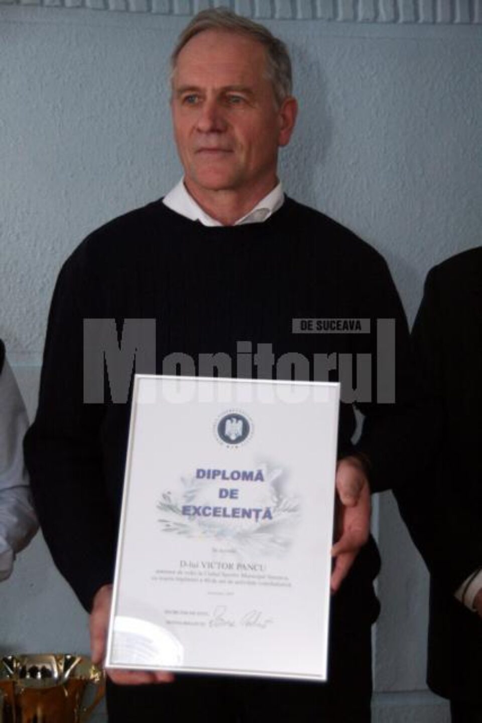 Victor Pancu, emoționat în momentul în care a primit distincția