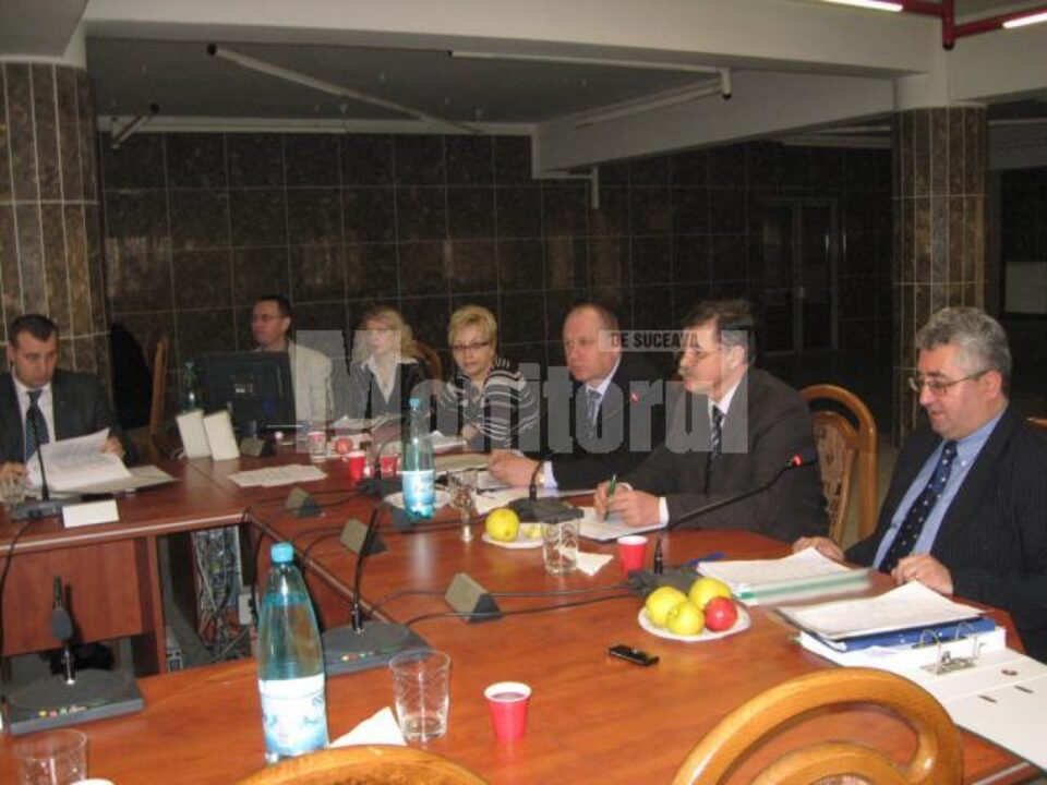 Primarul Sucevei, Ion Lungu, le-a prezentat consilierilor locali proiectul de buget