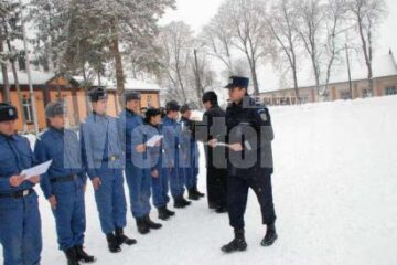 Elevii din anul I ai Școli de Jandarmi își încep primul stagiu de pregătire practică