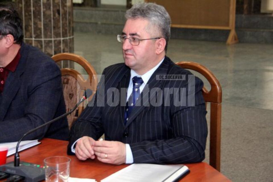 Primarul Lungu a propus suplimentarea fondurilor pentru trupa de teatru a Sucevei