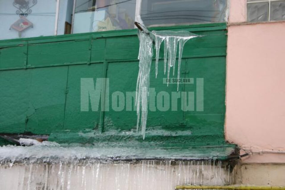 Gheață pe sârmele de rufe