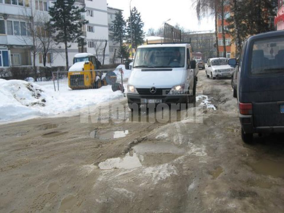 Strada Zorilor, o șosea impracticabilă