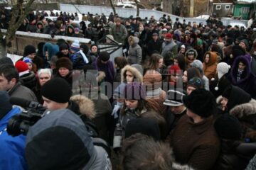 Peste 1000 de oameni au fost prezenți la înmormântare