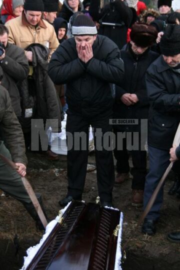 Vasile Hrițcu, împietrit de durere