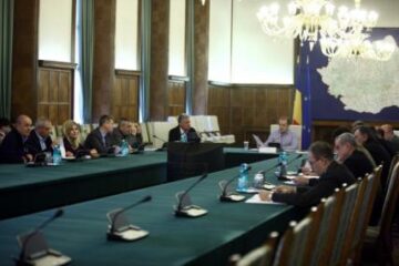 Premierul Boc a atenționat că primăriile trebuie să pună la dispoziție minim 500 metri pătrați pentru fiecare construcție. Foto: CAPP