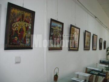 Expoziția de icoane pe sticlă
