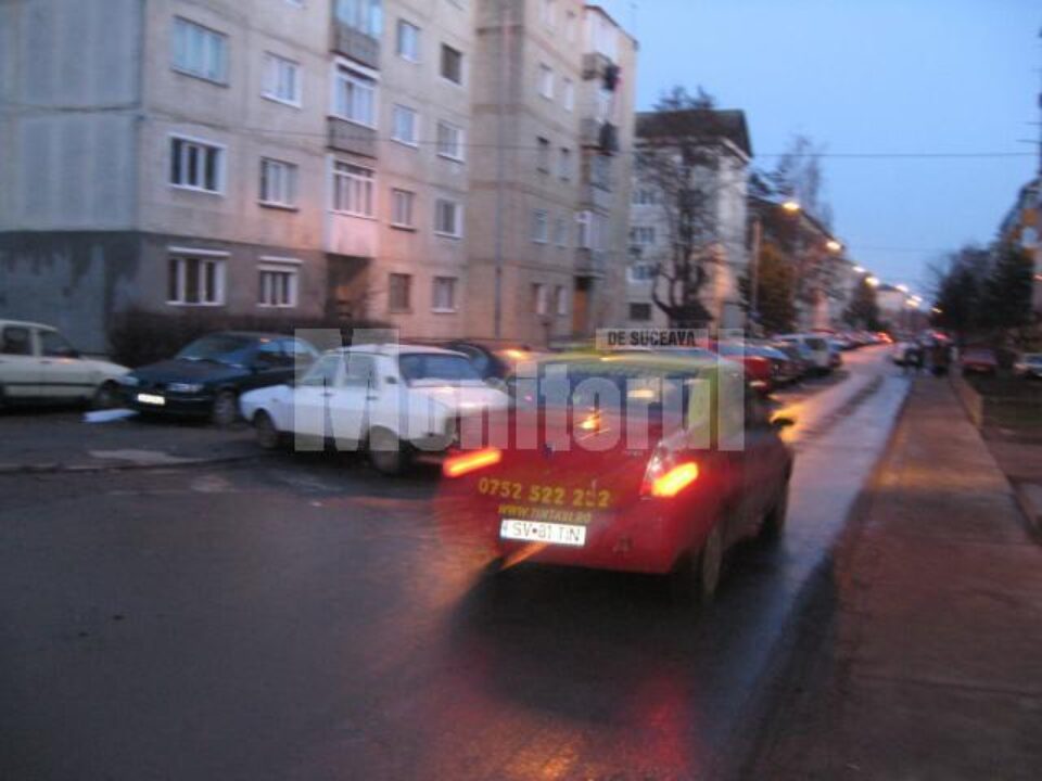 Poliția Comunitară îi va amenda și pe cei care nu parchează conform direcției trasate pe parcările nou înființate Poliția Comunitară îi va amenda și pe cei care nu parchează conform direcției trasate pe parcările nou înființate