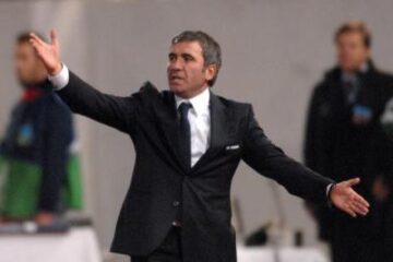 Hagi vine luna viitoare la Suceava