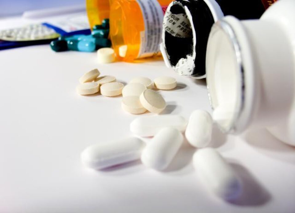 Atenție: Capsulele de vitamine se degradează la o săptămână de la deschiderea flaconului