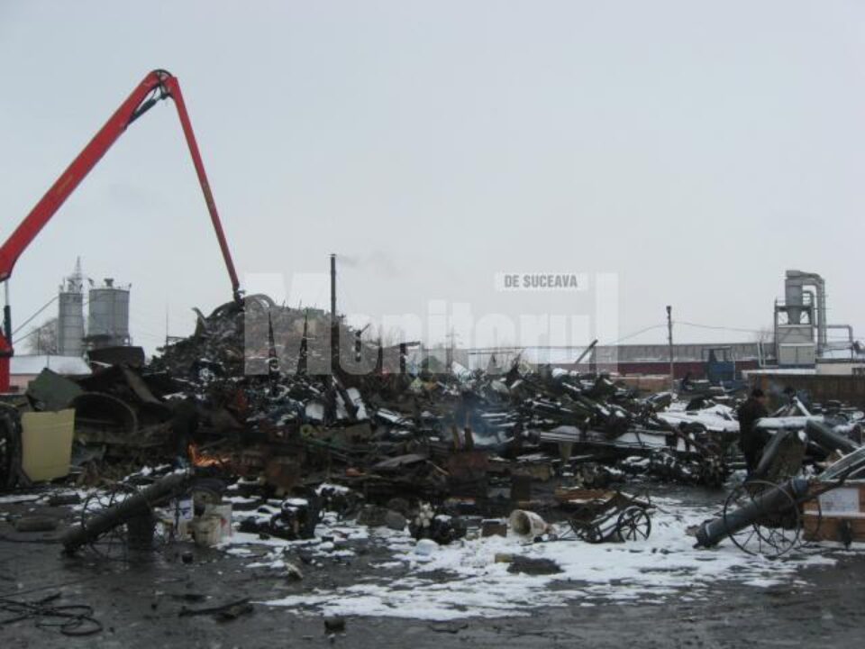 Mașinile, transformate în mormane de fier vechi