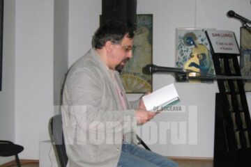 Dan Lungu lecturând un fragment din roman