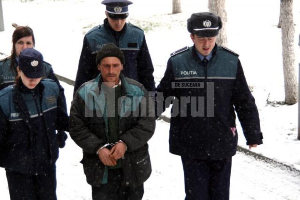 Mirel Fasolă, adus la parchet cu cătușe la mâini și flancat de patru polițiști