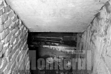 Subsolul blocului în care a fost găsit bărbatul mort