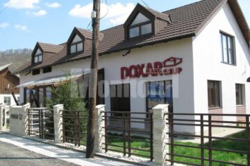 Fabrica de prelucrare a lemnului și de construcții din lemn „Doxar Grup” din Gura Humorului va fi vizitată de Emil Boc