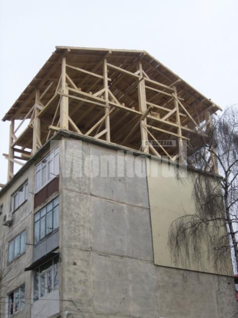 Mansarda cu doua etaje, ridicată contrar voinței locatarilor