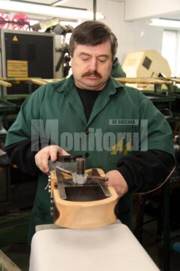 Fabricat în Suceava: Suceveanul cu papuci de milioane de euro