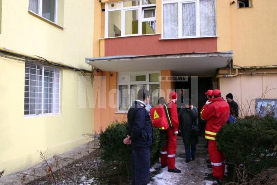 Ce-o fi fost?: Un gaz înecăcios suspect a băgat spaima în locatarii unui bloc