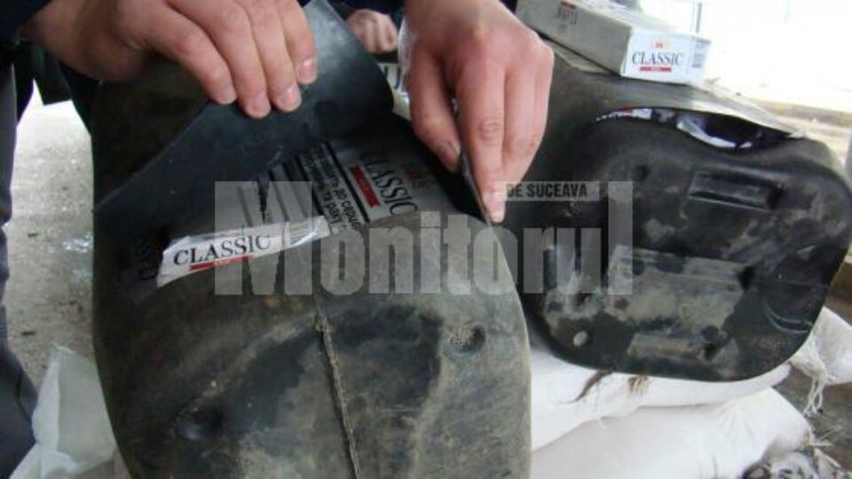 La vamă: Canistre de benzină, încărcate cu tutun, descoperite la Siret
