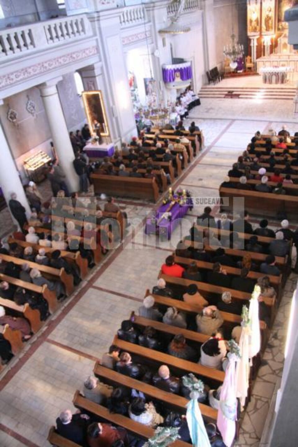 Sfânta Liturghie, săvârșită ieri în Catedrala Romano-Catolică din Suceava
