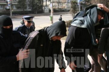 Amarildo Rostaș și Silviu Croitori au fost arestați preventiv și încarcerați într-una din celulele de la subsolul poliției județene